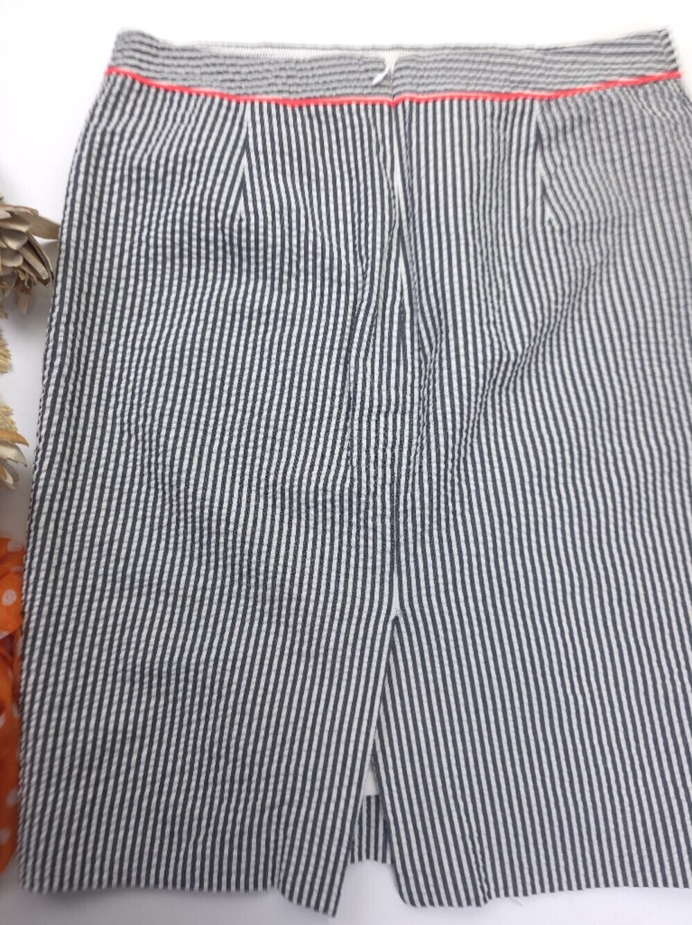 J. Crew Navy and White Pinstripe Pencil Skirt with Coral Trim Seersucker Sz 4 - Picture 5 of 8